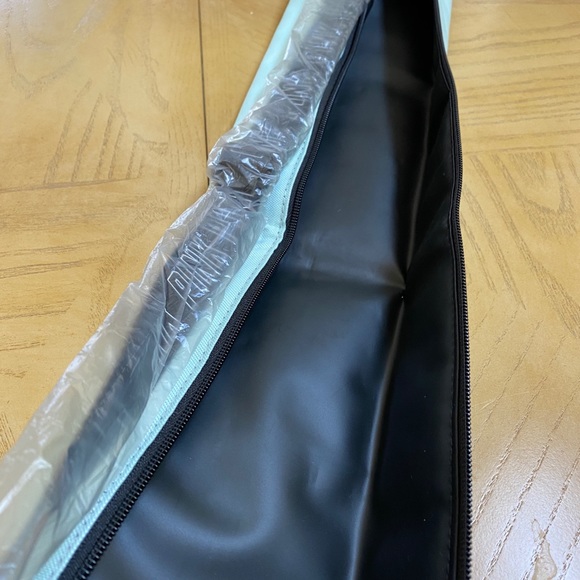 VS Pink Cooler - Picture 4 of 4